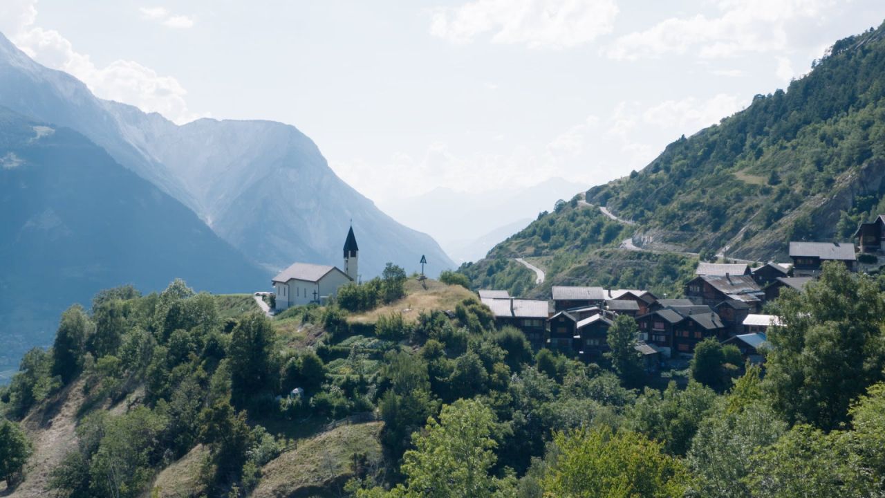Das Dorf Bratsch von oben